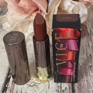 URBAN DECAY - EN FUEGO - COMFORT MATTE VICE LIPSTICK NEW!